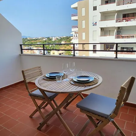 With Terrace, Ideal For Couples And Long Appartement Portimão
