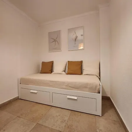 Appartement With Terrace, Ideal For Couples And Long