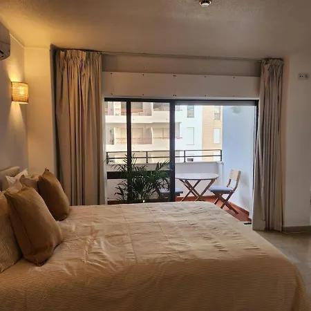 With Terrace, Ideal For Couples And Long Portimão
