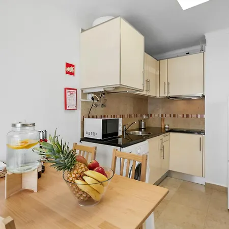 Apartment With Terrace, Ideal For Couples And Long