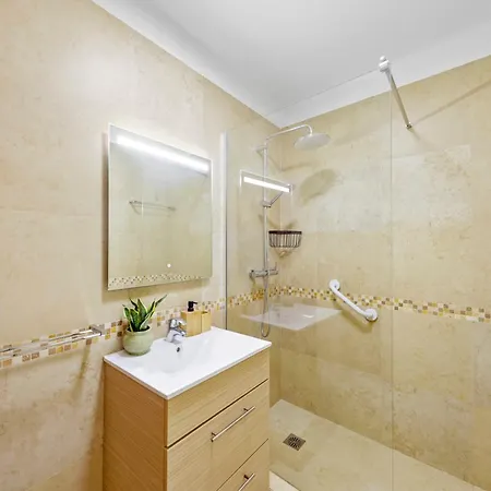 With Terrace, Ideal For Couples And Long Apartment *