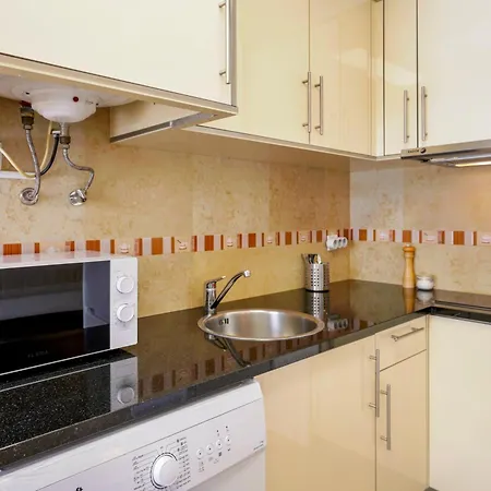 With Terrace, Ideal For Couples And Long Apartment *