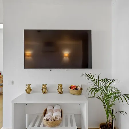 With Terrace, Ideal For Couples And Long Apartment *