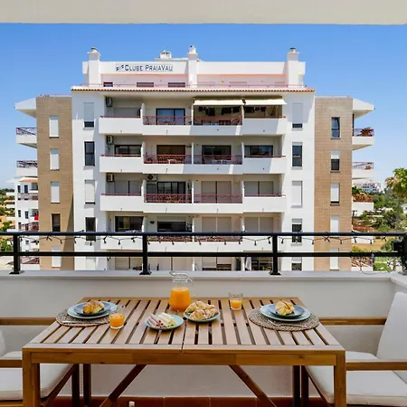 Apartment With Terrace, Ideal For Couples And Long